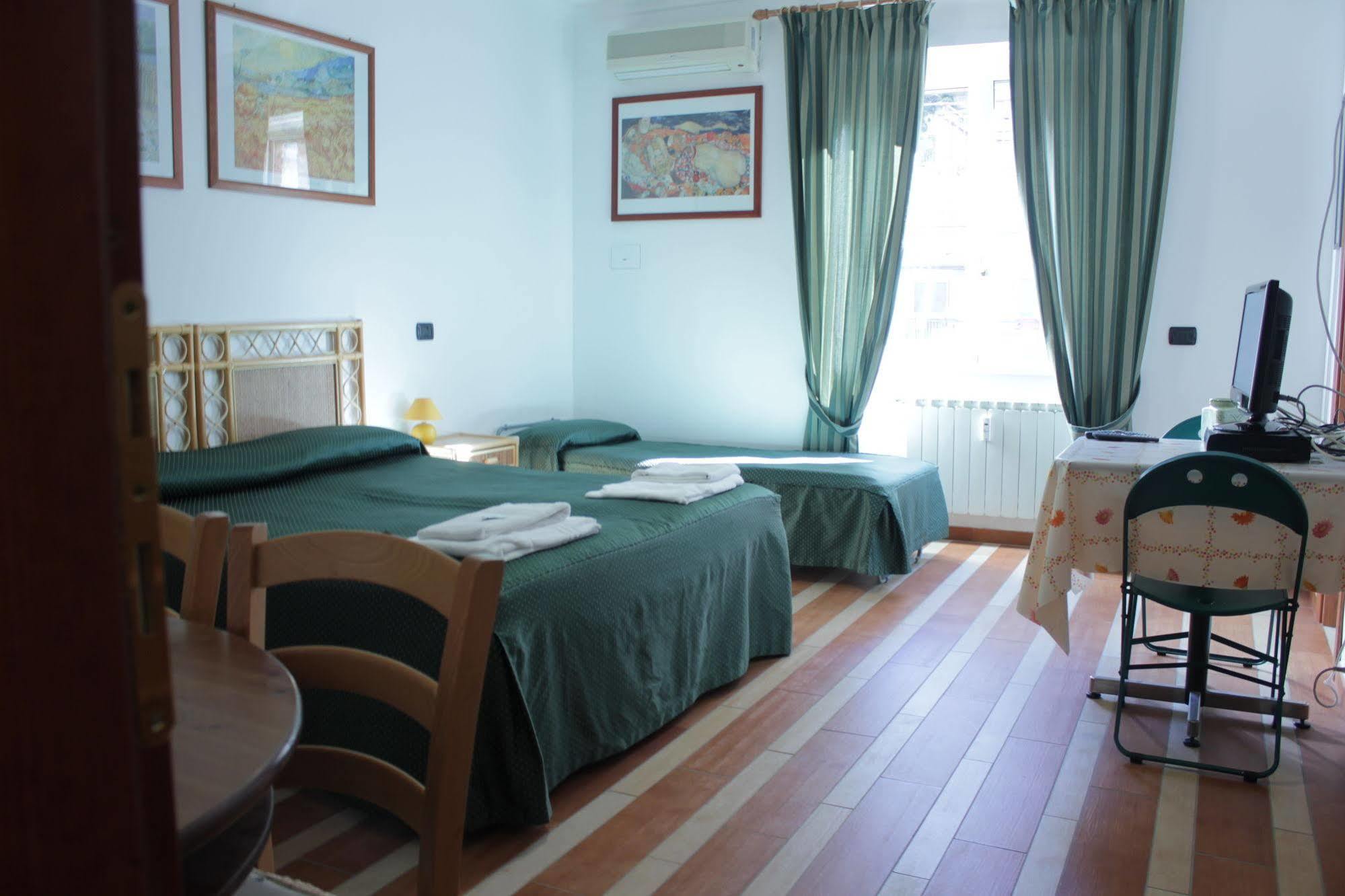 الشقق الفندقية Tourist House Roma المظهر الخارجي الصورة