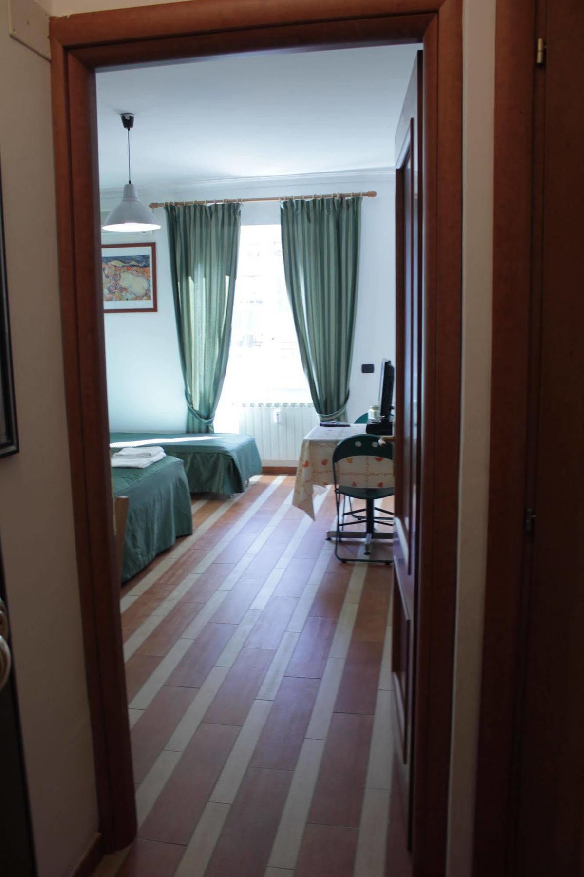 الشقق الفندقية Tourist House Roma المظهر الخارجي الصورة